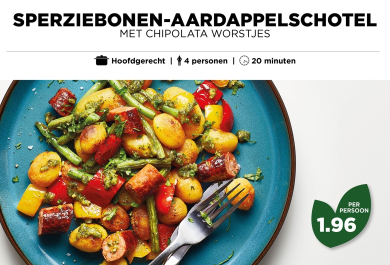 Sperziebonen-aardappelschotel met chipolata worstjes
