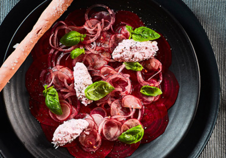 Salade van roze groente