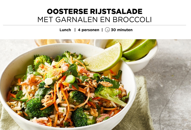 Oosterse rijstsalade met garnalen en broccoli