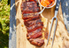 Gegrilde biefstuk in smokey rub met fruitsaus