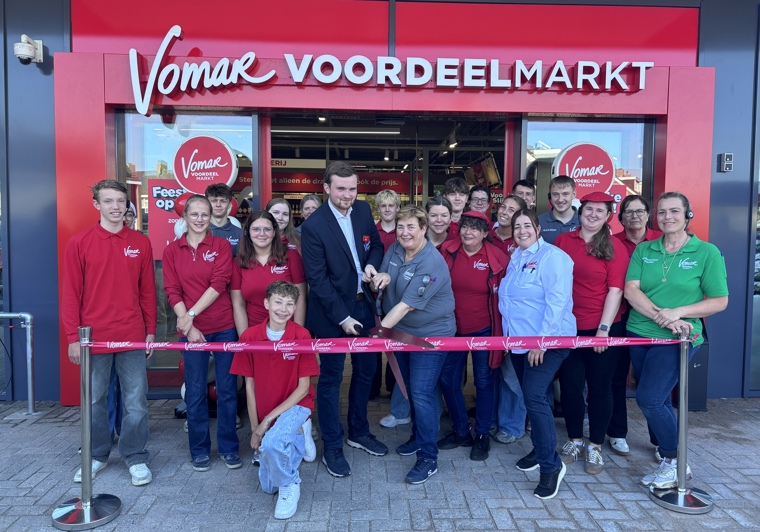 Vernieuwde Vomar Groenhof geopend
