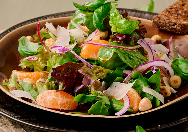 Mandarijnen-hazelnootsalade